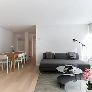 Piso Recién Reformado En El Centro De Apartamento